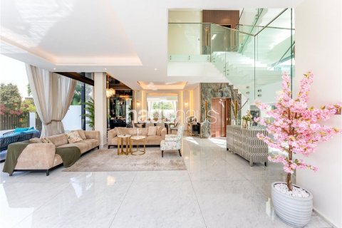 Villa in Al Barari, Dubai, UAE 4 bedrooms, 442 sq.m. № 625365 - photo 1