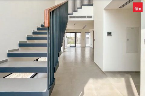 Řadový dům v Dubai, SAE 4 ložnice, 257.5 m² Č.: 570798 - fotografie 8