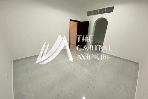 Vilë në Khalifa City, Abu Dhabi, Emiratet e Bashkuara Arabe 4 dhoma gjumi, 297 m2. № 605001 - Foto 4