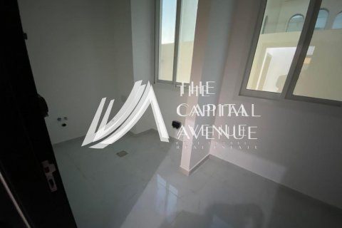 Vilë në Khalifa City, Abu Dhabi, Emiratet e Bashkuara Arabe 4 dhoma gjumi, 297 m2. № 605001 - Foto 6