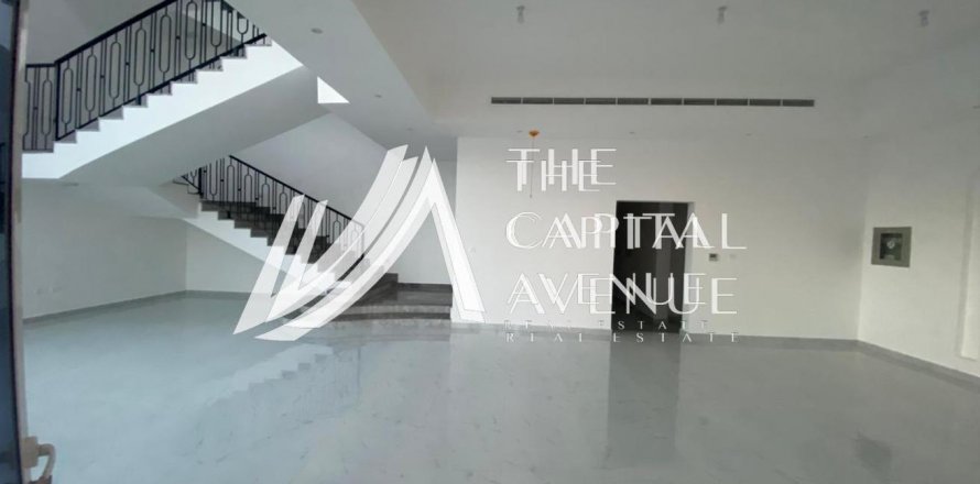 Vilë në Khalifa City, Abu Dhabi, Emiratet e Bashkuara Arabe 4 dhoma gjumi, 297 m2. № 605001