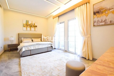 Townhouse in Jumeirah Village Triangle, Dubai, UAE 2 bedrooms, 152 sq.m. № 625856 - photo 13