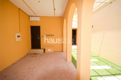 Townhouse in Jumeirah Village Triangle, Dubai, UAE 2 bedrooms, 152 sq.m. № 625856 - photo 16