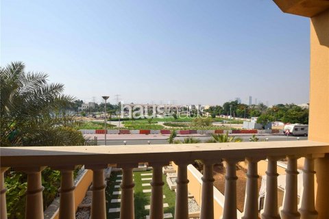 Townhouse in Jumeirah Village Triangle, Dubai, UAE 2 bedrooms, 152 sq.m. № 625856 - photo 7