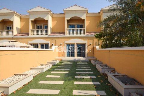 Townhouse in Jumeirah Village Triangle, Dubai, UAE 2 bedrooms, 152 sq.m. № 625856 - photo 10