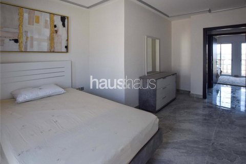 Townhouse in Jumeirah Village Triangle, Dubai, UAE 2 bedrooms, 152 sq.m. № 625856 - photo 6