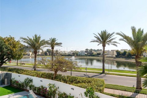 Villa in Meadows, Dubai, UAE 6 bedrooms, 457 sq.m. № 625228 - photo 21