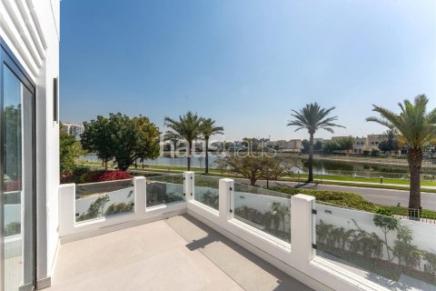 Villa in Meadows, Dubai, UAE 6 bedrooms, 457 sq.m. № 625228 - photo 22