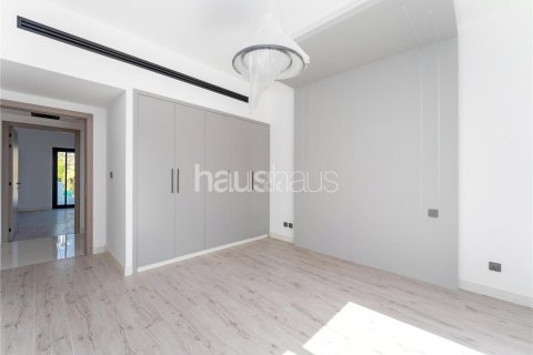Villa in Meadows, Dubai, UAE 6 bedrooms, 457 sq.m. № 625228 - photo 13