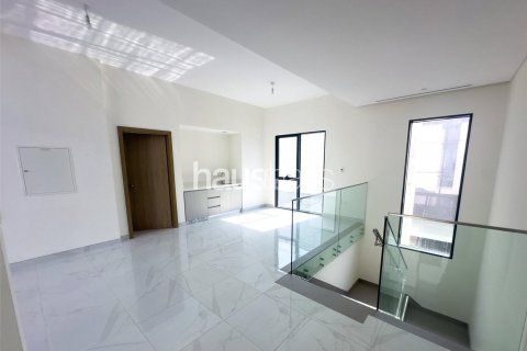 Villa in Al Furjan, Dubai, UAE 4 bedrooms, 331 sq.m. № 625229 - photo 12