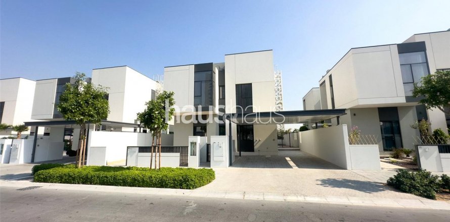 Villa in Al Furjan, Dubai, UAE 4 bedrooms, 331 sq.m. № 625229