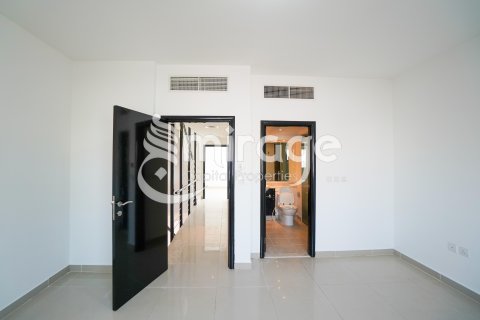 Rumah bandar di Al Reef, Abu Dhabi, UAE 3 bilik tidur, 174.1 meter persegi № 574592 - foto 6