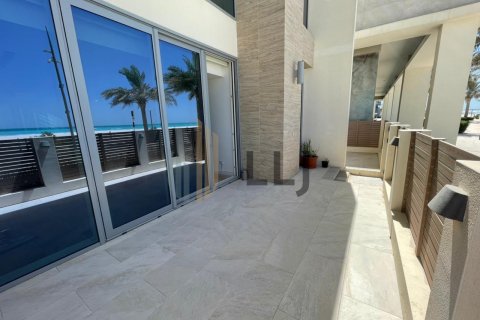 Townhouse de vânzare în Saadiyat Island, Abu Dhabi, EAU 2 dormitoare, 235 mp.  №605494 - poză 2
