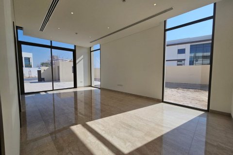 阿联酋 Abu Dhabi 待售 : 1321 平方米 , 编号594393 - 照片 3