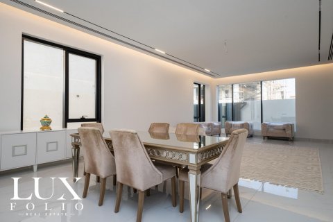 Vila v Nadd Al Sheba, Dubai, SAE 4 ložnice, 465 m² Č.: 627608 - fotografie 8