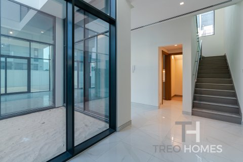 Villa te huur in Al Furjan, Dubai, VAE 4 slaapkamers, 331 vr.m., nr 586592 - foto 2