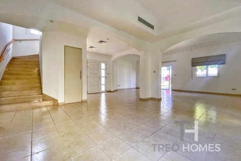 Βίλα σε Meadows, Dubai, ΗΑΕ 3 υπνοδωμάτια, 605 τ.μ. Αρ. 586593 - φωτογραφία 2
