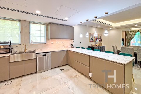 Vilë në Jumeirah Park, Dubai, Emiratet e Bashkuara Arabe 4 dhoma gjumi, 403 m2. № 586525 - Foto 15