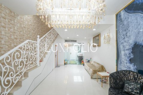 Müüa villa asukohaga Jumeirah Village Circle, Dubai, AÜE: 4 magamistoaga, 129 m² Nr 627572 - pilt 1