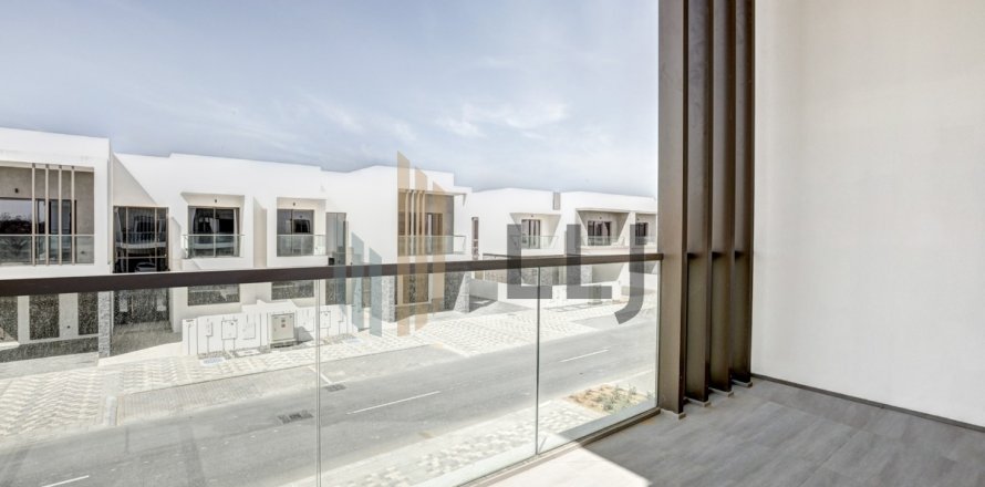 Townhouse on the Yas Island, Abu Dhabi, UAE 3 bedrooms, 330 sq.m. № 624138