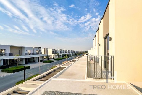Villa in Dubai South (Dubai World Central), UAE 3 bedrooms, 185 sq.m. № 590291 - photo 23