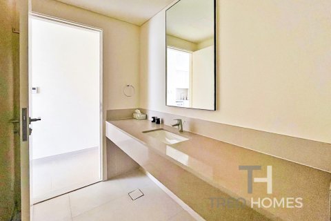 Villa in Dubai South (Dubai World Central), UAE 3 bedrooms, 185 sq.m. № 590291 - photo 15