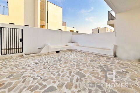Villa in Dubai South (Dubai World Central), UAE 3 bedrooms, 185 sq.m. № 590291 - photo 4