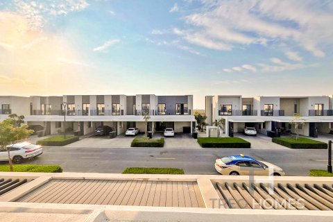 Villa in Dubai South (Dubai World Central), UAE 3 bedrooms, 185 sq.m. № 590291 - photo 21