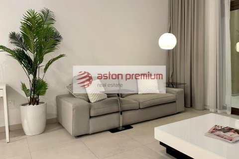Appartement te huur in Umm Suqeim, Dubai, VAE 1 slaapkamer, 119.4 vr.m., nr 623960 - foto 7