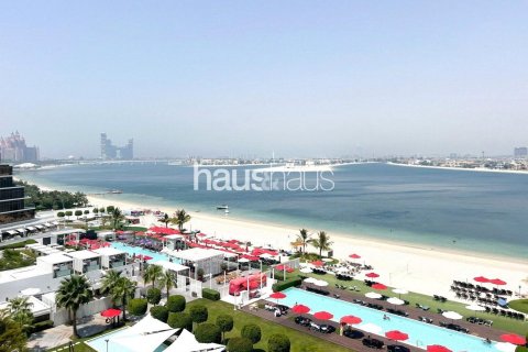 Apartment in Palm Jumeirah, Dubai, UAE 2 bedrooms, 122 sq.m. № 626246 - photo 1