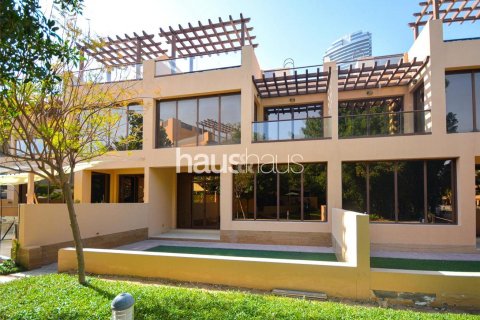 Shtëpi në qytet në Jumeirah Islands, Dubai, Emiratet e Bashkuara Arabe 4 dhoma gjumi, 312 m2. № 626250 - Foto 1