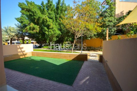 Shtëpi në qytet në Jumeirah Islands, Dubai, Emiratet e Bashkuara Arabe 4 dhoma gjumi, 312 m2. № 626250 - Foto 3