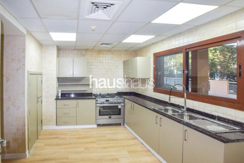 Shtëpi në qytet në Jumeirah Islands, Dubai, Emiratet e Bashkuara Arabe 4 dhoma gjumi, 312 m2. № 626250 - Foto 9