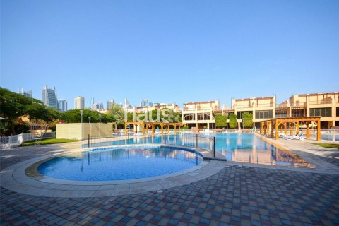 Shtëpi në qytet në Jumeirah Islands, Dubai, Emiratet e Bashkuara Arabe 4 dhoma gjumi, 312 m2. № 626250 - Foto 4