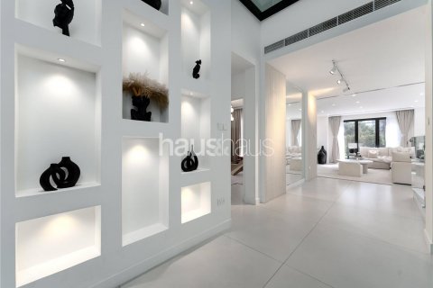 Villa in Jumeirah Islands, Dubai, UAE 4 bedrooms, 466 sq.m. № 626251 - photo 4