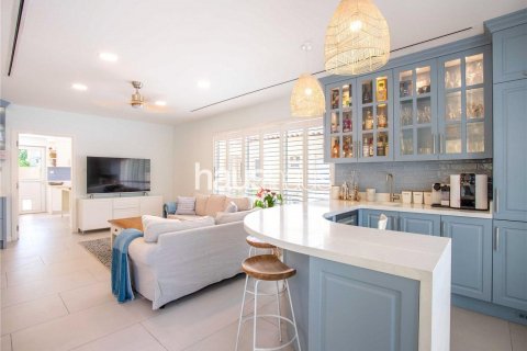 Vilë në Dubai Investment Park, Emiratet e Bashkuara Arabe 6 dhoma gjumi, 673 m2. № 625284 - Foto 10