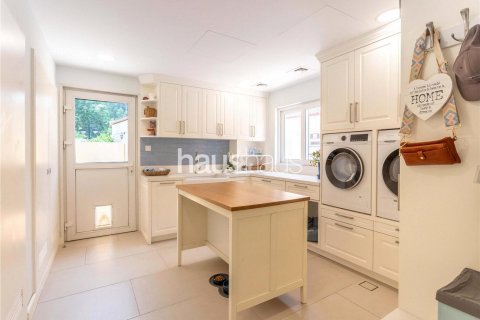 Vilë në Dubai Investment Park, Emiratet e Bashkuara Arabe 6 dhoma gjumi, 673 m2. № 625284 - Foto 9