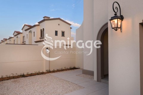 Řadový dům v Khalifa City, Abu Dhabi, SAE 3 ložnice, 253.6 m² Č.: 550237 - fotografie 1