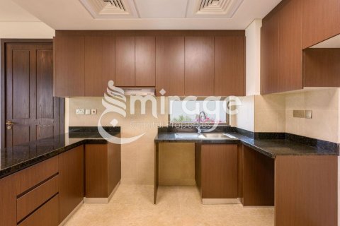 Řadový dům v Khalifa City, Abu Dhabi, SAE 3 ložnice, 253.6 m² Č.: 550237 - fotografie 9