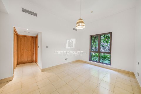 Apartment in Old Town, Dubai, UAE 2 bedrooms, 131 sq.m. № 592995 - photo 24