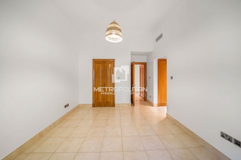 Apartment in Old Town, Dubai, UAE 2 bedrooms, 131 sq.m. № 592995 - photo 11