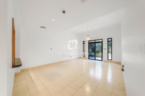 Apartment in Old Town, Dubai, UAE 2 bedrooms, 131 sq.m. № 592995 - photo 1