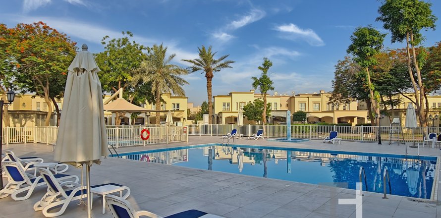 Townhouse i The Springs, Dubai, UAE 2 soveværelser, 153 kvm № 586468