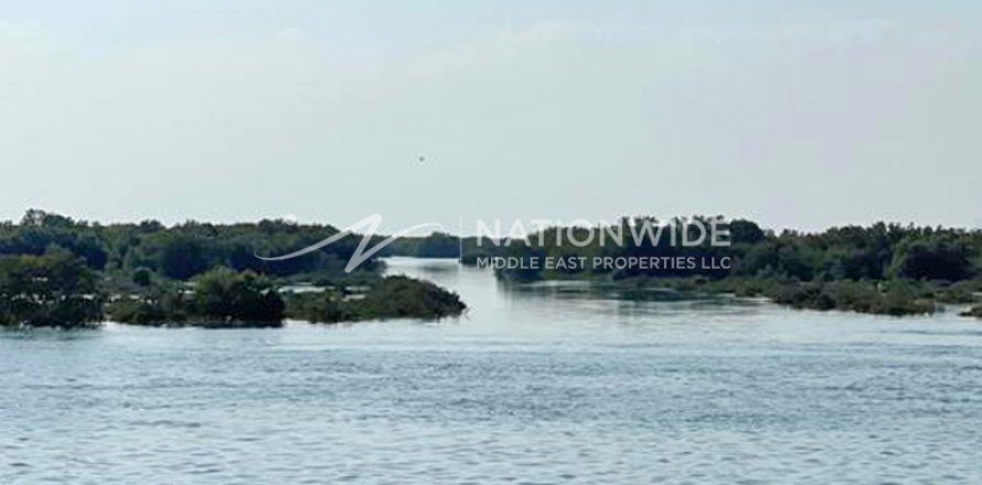 Duplex in Abu Dhabi, UAE 2 bedrooms, 124 sq.m. № 612802