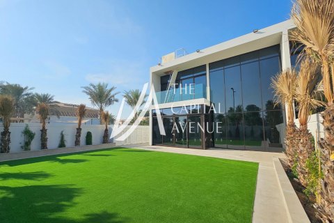 Kaupunkipientalo Saadiyat Island, Abu Dhabi, Arabiemiraatit 4 makuuhuonetta, 836 m2 № 604827 - kuva 1