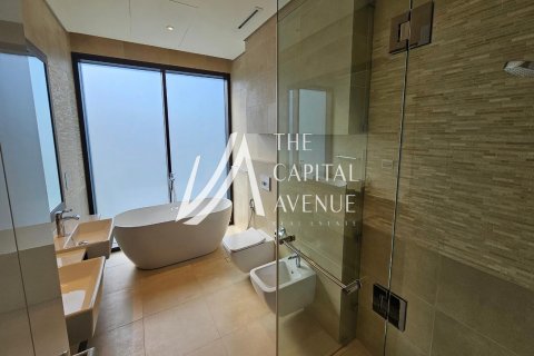 Kaupunkipientalo Saadiyat Island, Abu Dhabi, Arabiemiraatit 4 makuuhuonetta, 836 m2 № 604827 - kuva 27