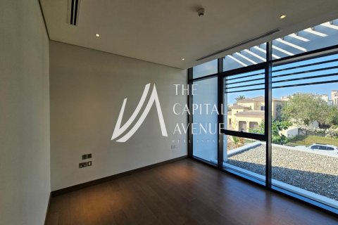 Kaupunkipientalo Saadiyat Island, Abu Dhabi, Arabiemiraatit 4 makuuhuonetta, 836 m2 № 604827 - kuva 18