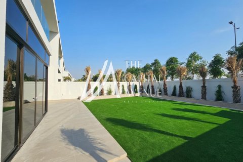 Kaupunkipientalo Saadiyat Island, Abu Dhabi, Arabiemiraatit 4 makuuhuonetta, 836 m2 № 604827 - kuva 10