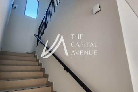 Townhouse in Khalifa City, Abu Dhabi, UAE 2 bedrooms, 124 sq.m. № 604846 - photo 5
