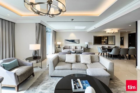 Apartment in Downtown Dubai (Downtown Burj Dubai), UAE 3 bedrooms, 206.1 sq.m. № 622179 - photo 3